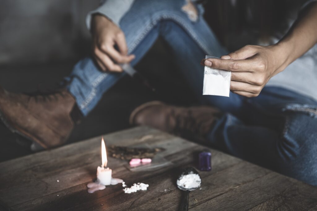 How to Treat a Person Who is Addicted to Drugs